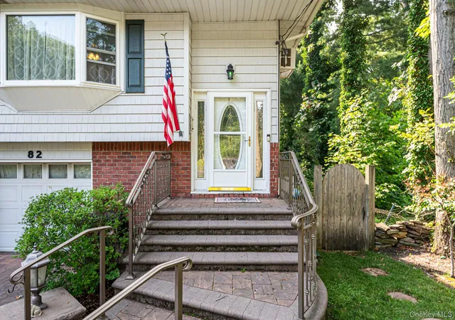 Photo 3 of Sale Pending at 82 Sheppard Ln, Smithtown, NY 11767 | MLS# 1025884 | Listing updated on 2026-08-18