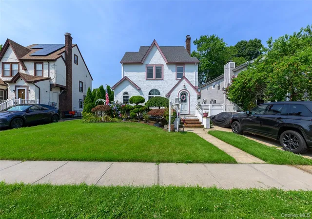 2nd image of 270 Bedell Ter, Hempstead, NY 11552 | MLS# 1025901