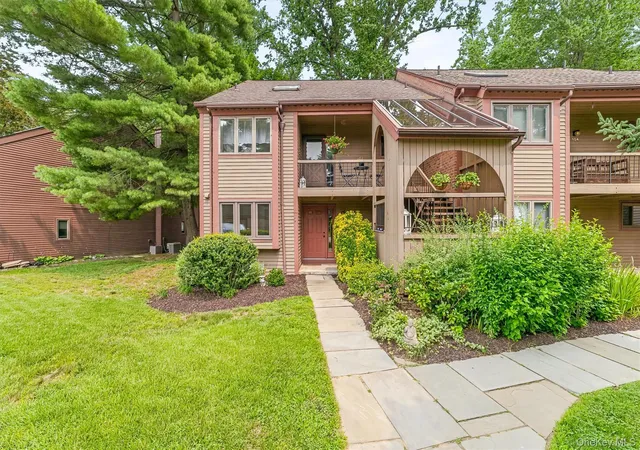 Photo 2 of Sale Pending at 101 Eagle Bay Dr, Ossining, NY 10562 | MLS# 1025908 | Listing updated on 2026-08-07