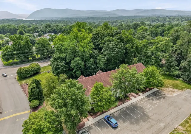 2nd image of 309 Gazebo Ct, New Windsor, NY 12553 | MLS# 1025920