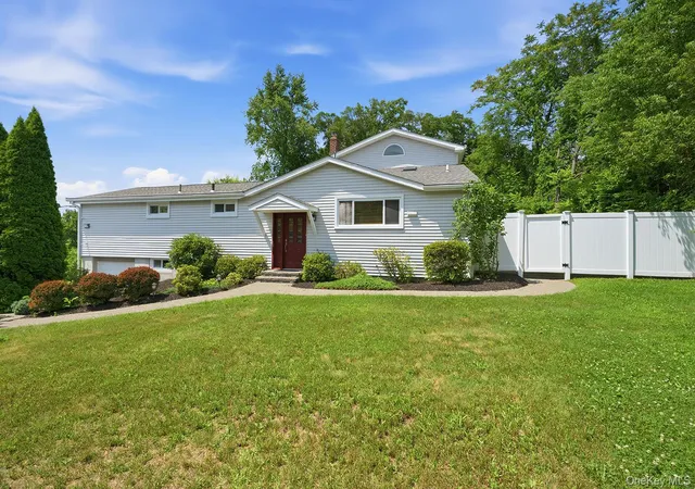 29th image of 946 Barberry Rd, Yorktown, NY 10598 | MLS# 1025926