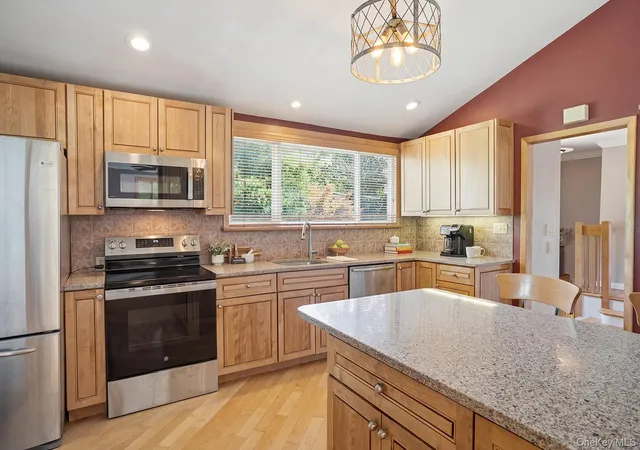 3rd image of 946 Barberry Rd, Yorktown, NY 10598 | MLS# 1025926
