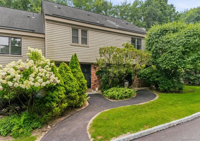 Photo 2 of Sale Pending at 181 Heritage Hills #F, Somers, NY 10589 | MLS# 1025943 | Listing updated on 2026-08-05