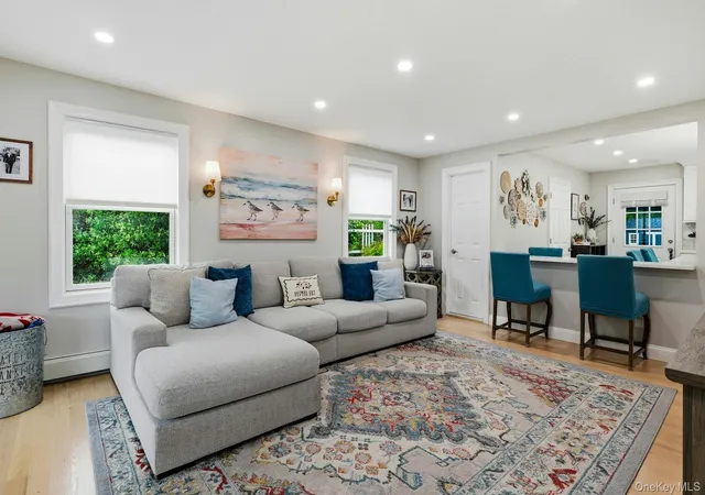 Photo 4 of Single family home for sale at 58 Summit St, Oyster Bay, NY 11771 | MLS# 1025962 | Listing updated on 2026-09-20