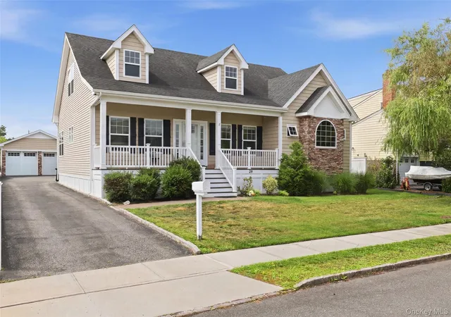 1st image of 34 Meadow Ln, Babylon, NY 11701 | MLS# 1025968