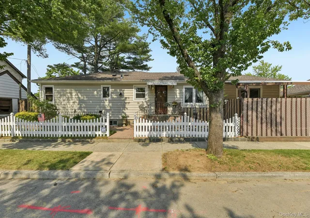 Photo 2 of Sale Pending at 7814 Langdale St, New York, NY 11040 | MLS# 1025984 | Listing updated on 2026-08-29