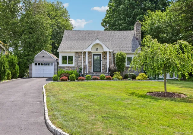 2nd image of 512 Westlake Dr, Mount Pleasant, NY 10595 | MLS# 1025985