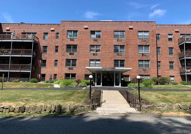 1st image of 5 Oakdale Manor #L22, Suffern, NY 10901 | MLS# 1025990