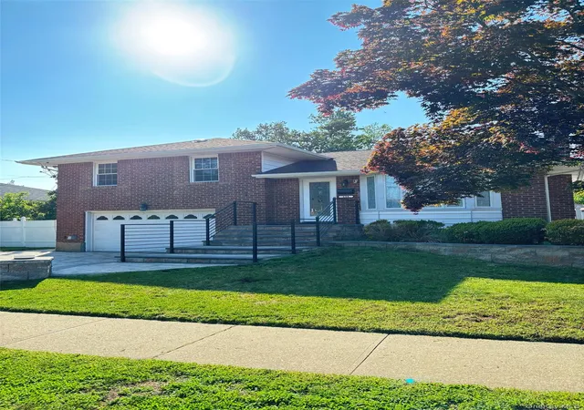 Photo 2 of Sale Pending at 238 Jerome St, Syosset, NY 11791 | MLS# 1025998 | Listing updated on 2026-08-14