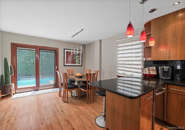 2nd image of 268 Ardsley St, Staten Island, NY 10306 | MLS# 1026004