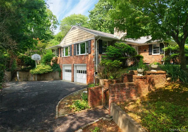 Photo 1 of Sale Pending at 31 Orchard Farm Rd, North Hempstead, NY 11050 | MLS# 1026008 | Listing updated on 2026-07-29