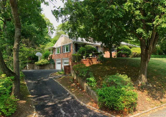 Photo 2 of Sale Pending at 31 Orchard Farm Rd, North Hempstead, NY 11050 | MLS# 1026008 | Listing updated on 2026-07-29