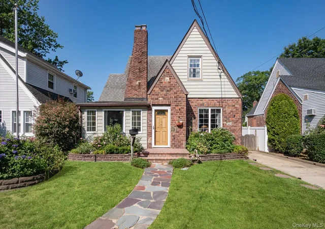 Photo 1 of Sale Pending at 1640 Roosevelt St, Hempstead, NY 11510 | MLS# 1026009 | Listing updated on 2026-09-25