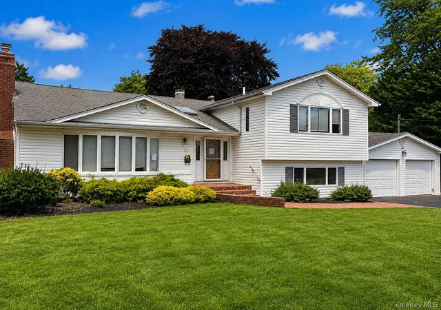 2nd image of 201 Wampum Ln, Islip, NY 11795 | MLS# 1026023
