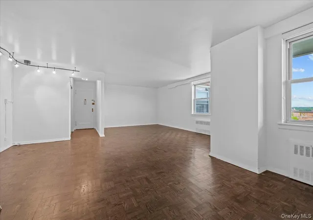 Listing Photo 3 - Condo for sale in building located at 3135 Johnson Ave, New York, NY 10463 - Unit #11J