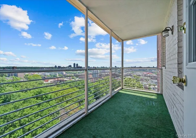 Listing Photo 5 - Condo for sale in building located at 3135 Johnson Ave, New York, NY 10463 - Unit #11J