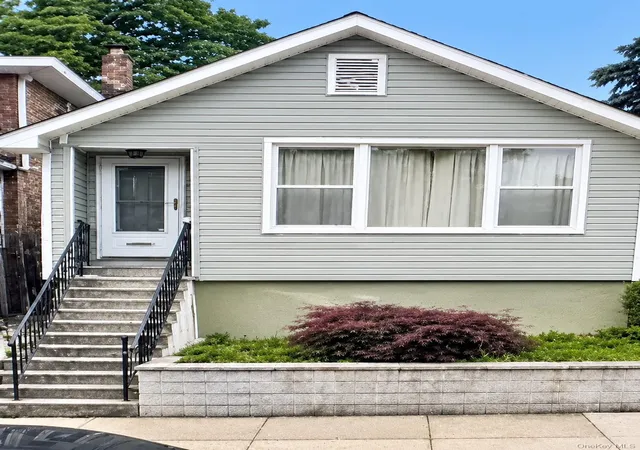Single family home for sale at 1519 Gillespie Ave, Bronx, NY 10461 | MLS# 1026036