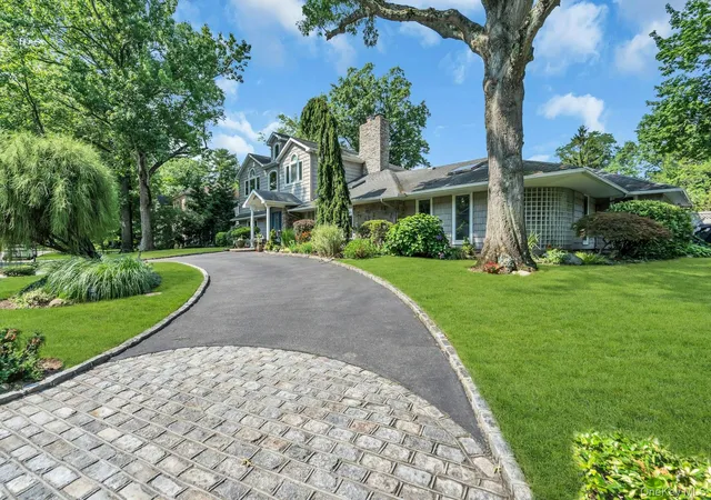 5th image of 18 Regent Pl, Roslyn, NY 11576 | MLS# 1026041