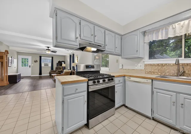 Photo 4 of Sale Pending at 166 E Main St, Washingtonville, NY 10992 | MLS# 1026046 | Listing updated on 2026-08-19