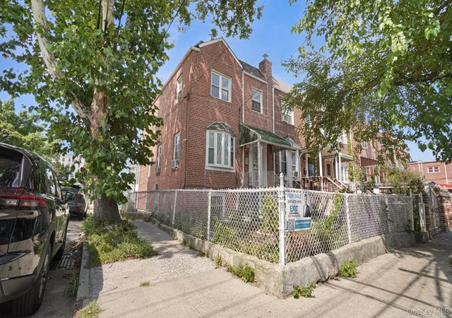 Photo 2 of Single family home for sale at 1051 Duncan St, New York, NY 10469 | MLS# 1026047 | Listing updated on 2026-08-30