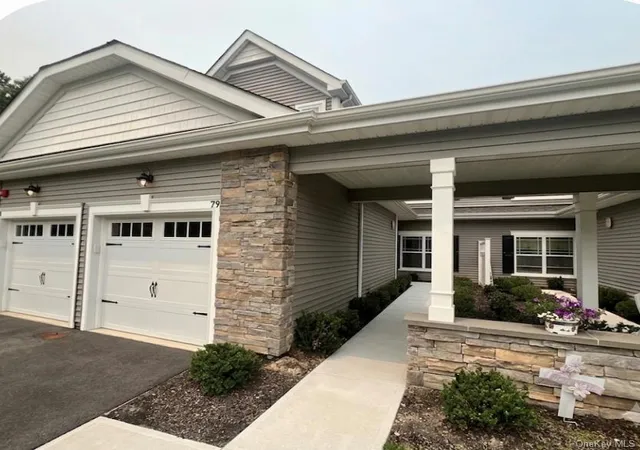 2nd image of 79 Willow Cir, Brookhaven, NY 11727 | MLS# 1026052