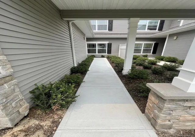3rd image of 79 Willow Cir, Brookhaven, NY 11727 | MLS# 1026052