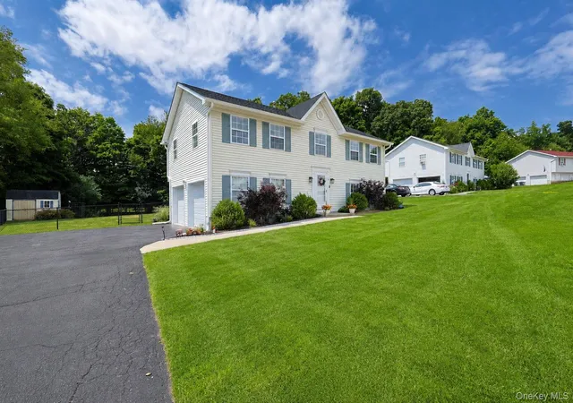 Photo 2 of Sale Pending at 3 Sharon Dr, Middletown, NY 10941 | MLS# 1026058 | Listing updated on 2026-08-26