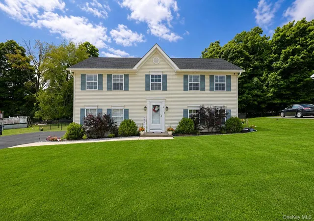 Photo 3 of Sale Pending at 3 Sharon Dr, Middletown, NY 10941 | MLS# 1026058 | Listing updated on 2026-08-26