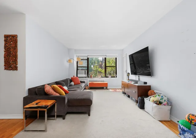 Photo 1 of Condo for sale at 325 Main St #4C, White Plains, NY 10601 | MLS# 1026066 | Listing updated on 2026-09-15