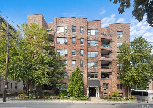 Homes for sale in White Plains, NY | 325 Main Street, White Plains, NY 10601 | Houzeo
