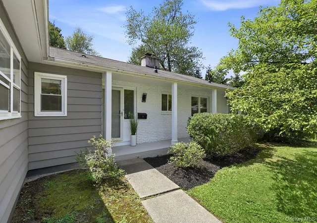 2nd image of 5 Deer Meadow Dr, Clarkstown, NY 10994 | MLS# 1026080