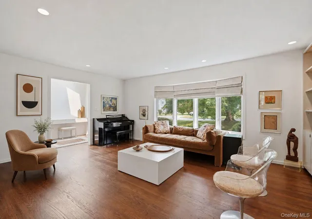 Photo 3 of Sale Pending at 6 Greenhouse Cir, Rye Town, NY 10573 | MLS# 1026089 | Listing updated on 2026-09-02