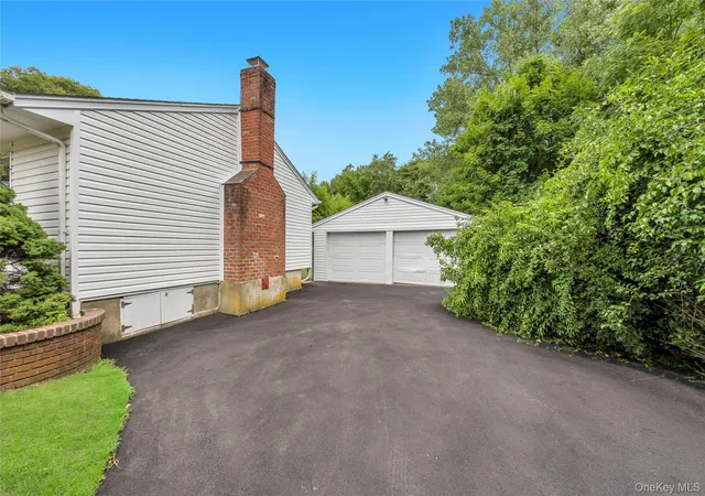 4th image of 499 Silver St St, West Babylon, NY 11704 | MLS# 1026091