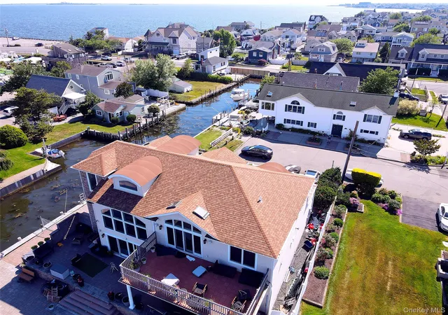 Photo 4 of Single family home for sale at 75 Yacht Clb Rd, Babylon, NY 11702 | MLS# 1026094 | Listing updated on 2026-08-03