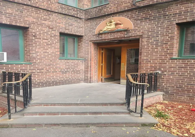 Photo 2 of Condo for sale at 1735 Purdy St #5A, Bronx, NY 10462 | MLS# 1026117 | Listing updated on 2026-07-17