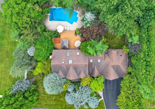 2nd image of 17 Snowdrop Dr, Clarkstown, NY 10956 | MLS# 1026138