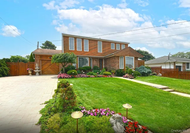 Photo 2 of Sale Pending at 92 Bowling Ln, Babylon, NY 11729 | MLS# 1026144 | Listing updated on 2026-07-31