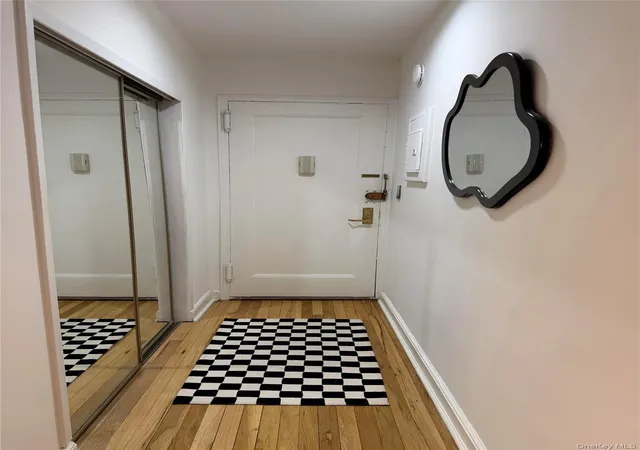 4th image of 3 Town House Pl #3c, North Hempstead, NY 11021 | MLS# 1026147
