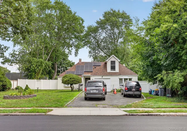 Photo 2 of Single family home for sale at 81 S Bedford Ave, Islandia, NY 11749 | MLS# 1026148 | Listing updated on 2026-09-17