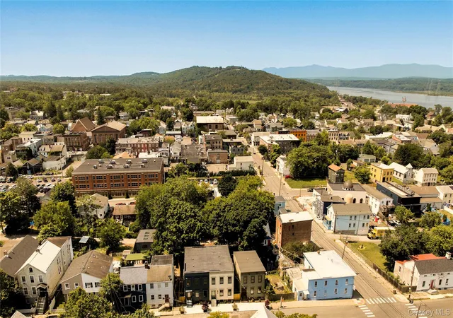 3rd image of 309 State St, Hudson, NY 12534 | MLS# 1026186