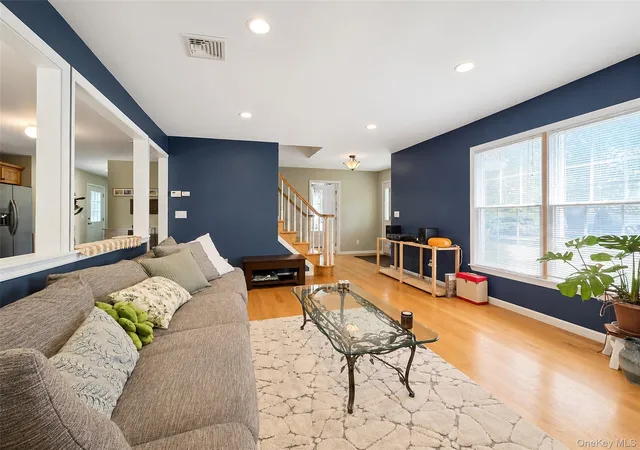 Photo 24 of Single family home for sale at 21 Sailer St, Smithtown, NY 11780 | MLS# 1026187 | Listing updated on 2026-09-02