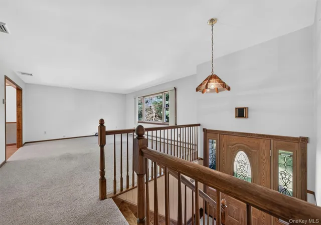 Photo 4 of Sale Pending at 33 Seaman Rd, Circleville, NY 10919 | MLS# 1026190 | Listing updated on 2026-08-13