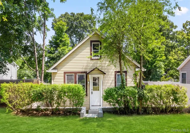 14th image of 82 Adirondack Dr, Selden, NY 11784 | MLS# 1026213