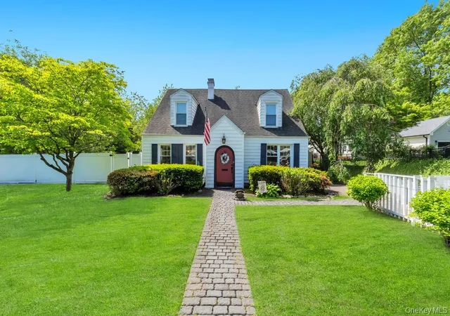 3rd image of 214 1St St, Smithtown, NY 11780 | MLS# 1026215