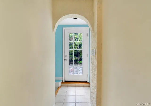 5th image of 214 1St St, Smithtown, NY 11780 | MLS# 1026215