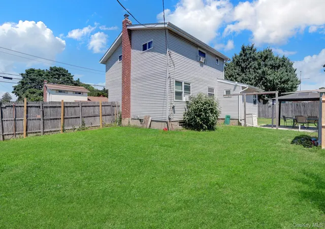 27th image of 105 Madison Ave, Brentwood, NY 11717 | MLS# 1026218