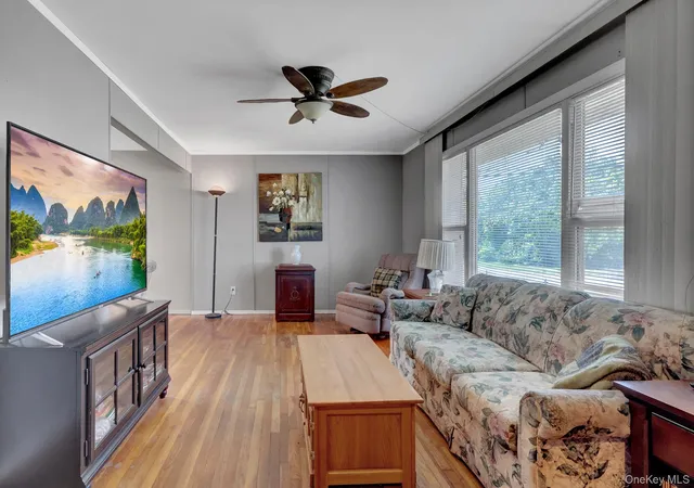 5th image of 105 Madison Ave, Brentwood, NY 11717 | MLS# 1026218