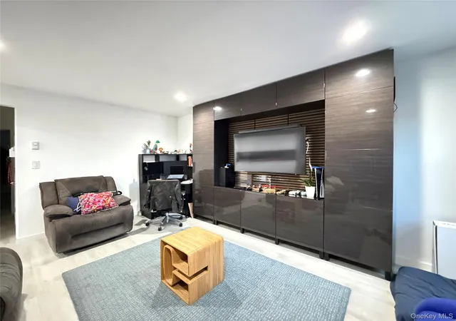 Listing Photo 5 - Condo for sale in building located at 1846 College Pt Blvd, New York, NY 11356