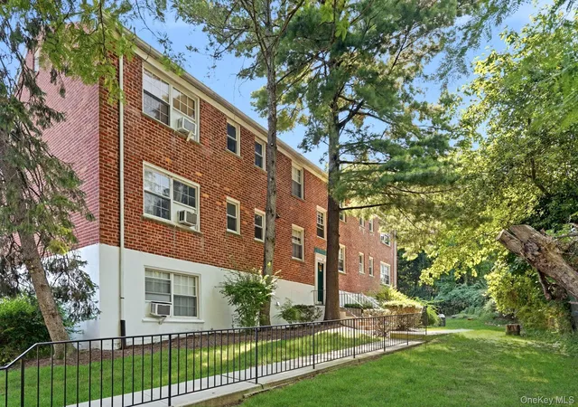 Photo 3 of House for sale at 39 Fieldstone Dr #H2, Greenburgh, NY 10530 | MLS# 1026241 | Listing updated on 2026-09-03