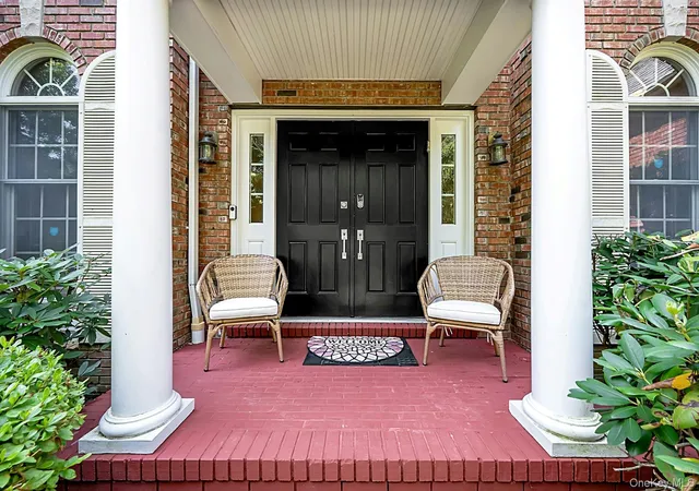Photo 3 of Single family home for sale at 16 Eagle Ct, White Plains, NY 10605 | MLS# 1026246 | Listing updated on 2026-08-14